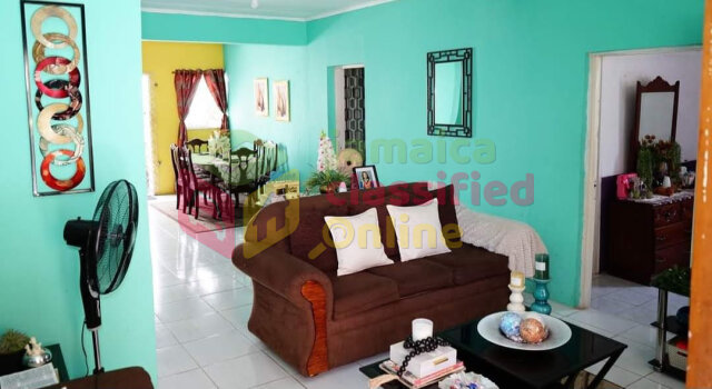 WHITE HALL 4 BEDROOM 2 BATH HOUSE 1.5 ACRES