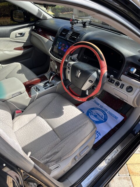 2012 Toyota Crown
