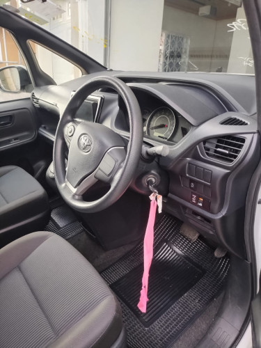 2018 Toyota Voxy 