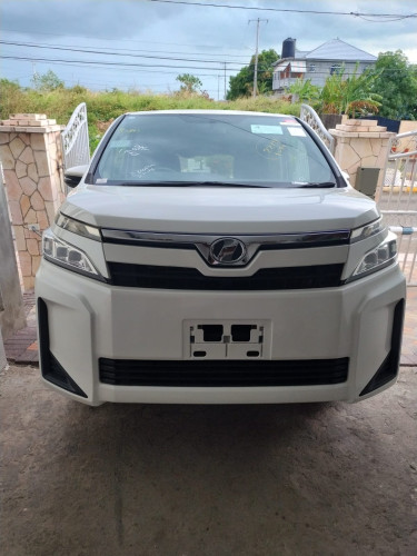 2018 Toyota Voxy 