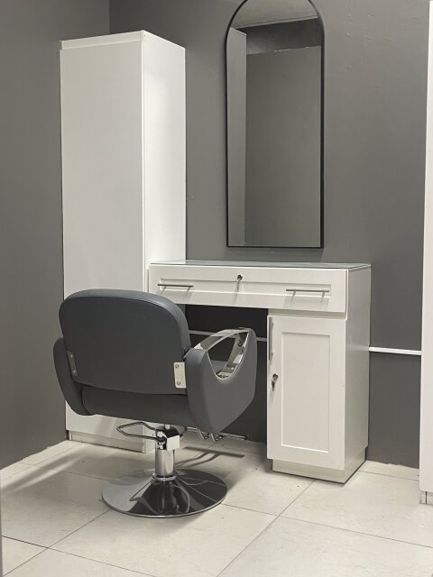 Hair Booth For Rent