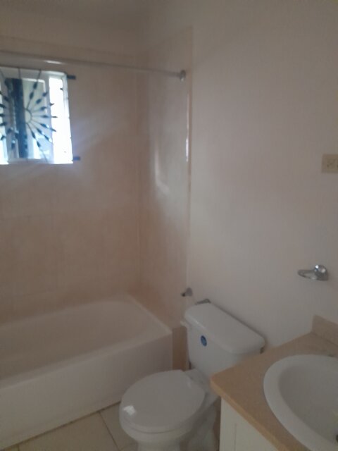 2 Bedroom 1 Bathrooms House For Rent