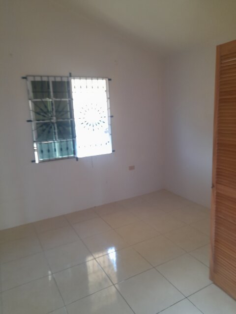 2 Bedroom 1 Bathrooms House For Rent