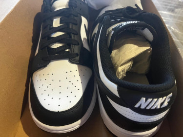 Nike DUNKS (Pandas) (Men 7.5/Women 9)