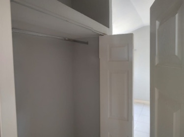 2 Bedroom House With Own Facilities 