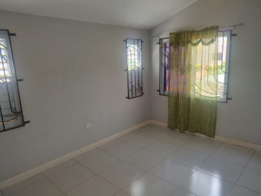 2 Bedroom House With Own Facilities 