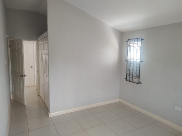 2 Bedroom House With Own Facilities 