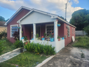  2 Bedroom 1 Bath, Living/Kitchen 