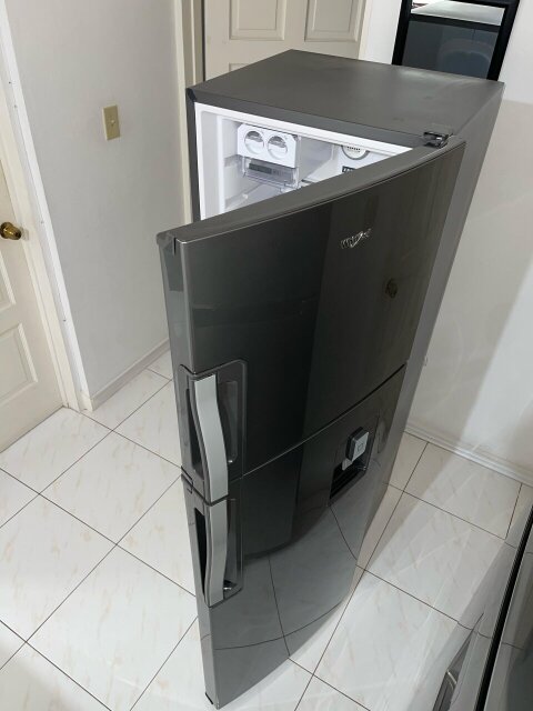 LIKE NEW USED 14.5 Cubic Foot Whirlpool Fridge