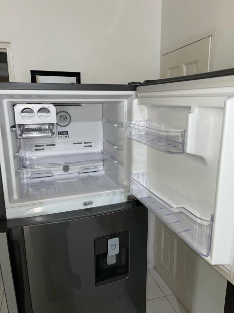 LIKE NEW USED 14.5 Cubic Foot Whirlpool Fridge