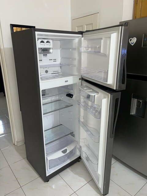LIKE NEW USED 14.5 Cubic Foot Whirlpool Fridge