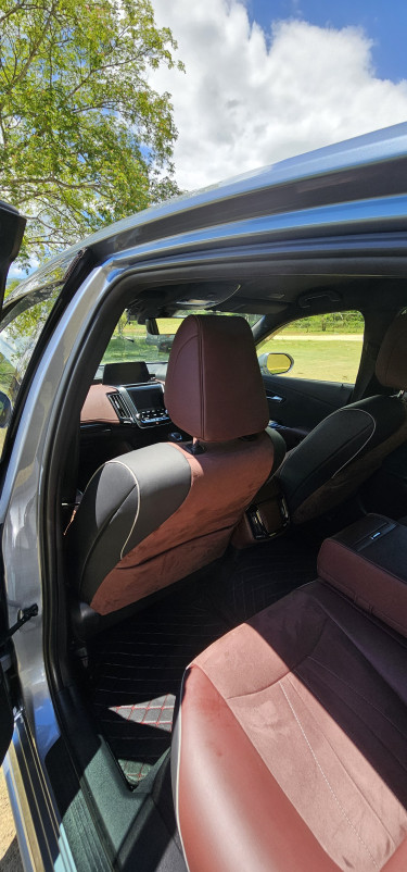 2018 Crown RS Advance 