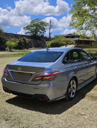 2018 Crown RS Advance 