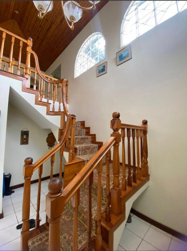 5 Bedroom 5 Baths 