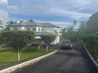 5 Bedroom 5 Baths 