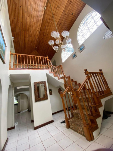 5 Bedroom 5 Baths 