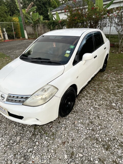2010 Nissan Tida