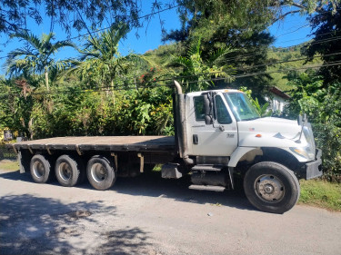 Flatbed Truck For Delivery