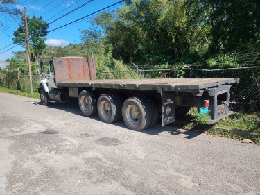 Flatbed Truck For Delivery
