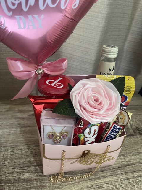 Mother’s Day Gift Box