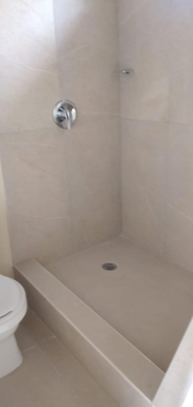 1 Bedroom Apartment In Mona/Kgn 6 Area