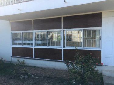 1 Bedroom Apartment In Mona/Kgn 6 Area