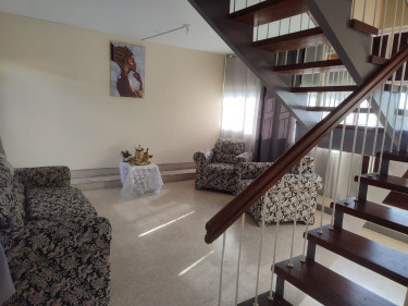 1 Bedroom Apartment In Mona/Kgn 6 Area