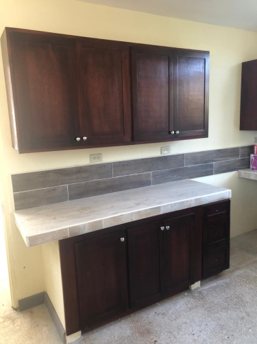 1 Bedroom Apartment In Mona/Kgn 6 Area