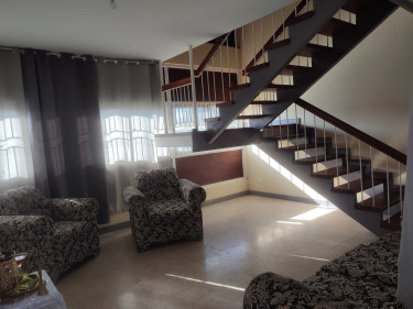 1 Bedroom Apartment In Mona/Kgn 6 Area
