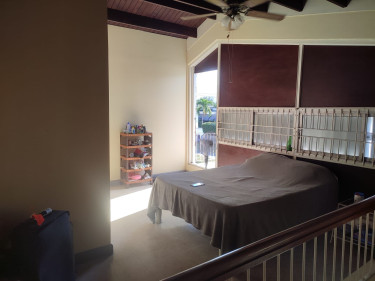1 Bedroom Apartment In Mona/Kgn 6 Area