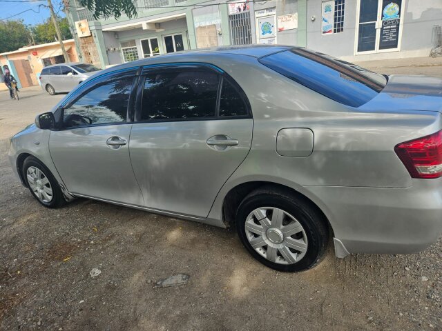 2011 Axio
