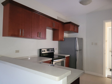 2 Bedroom, 2 Bath Apt (with Appliances) Valhalla