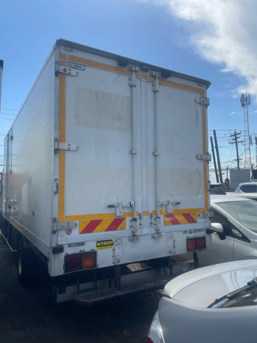 2017 Isuzu Forward 