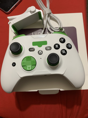 Riot PWR IPhone/iPod/iPad Wired Controller