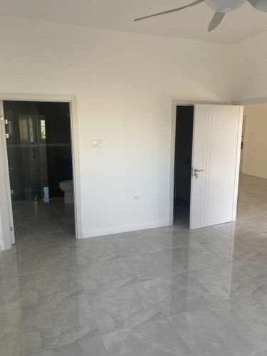3 Bedroom  3-Bath Home In Portmore