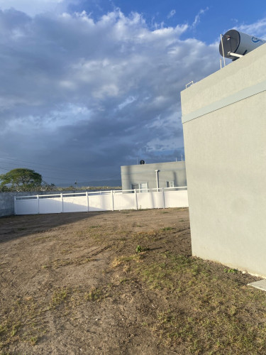 3 Bedroom  3-Bath Home In Portmore