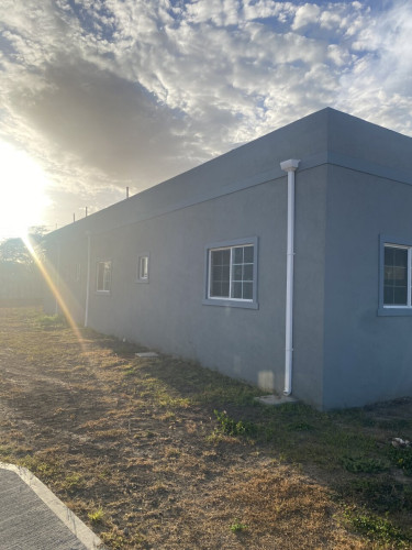 3 Bedroom  3-Bath Home In Portmore