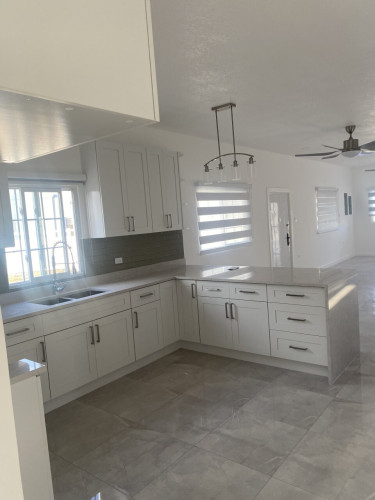 3 Bedroom  3-Bath Home In Portmore