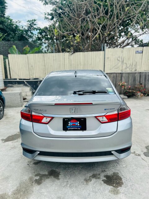 2019 Honda Grace Newly Imported