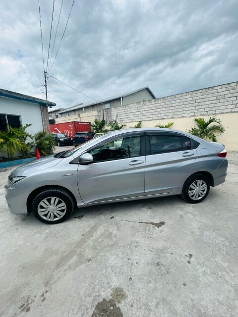 2019 Honda Grace Newly Imported
