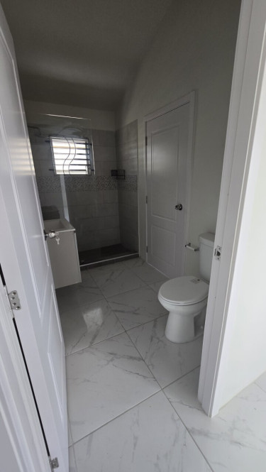 2 Bedroom 1 Bath For Rent! Move In Ready.