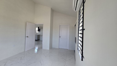 2 Bedroom 1 Bath For Rent! Move In Ready.