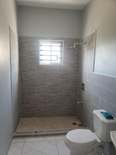 2 Bedroom 1 Bathroom Spacious House