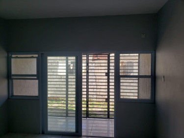 2 Bedroom 1 Bathroom Spacious House