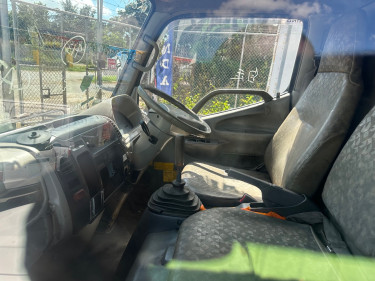 2005 Hino Dutro Tipper