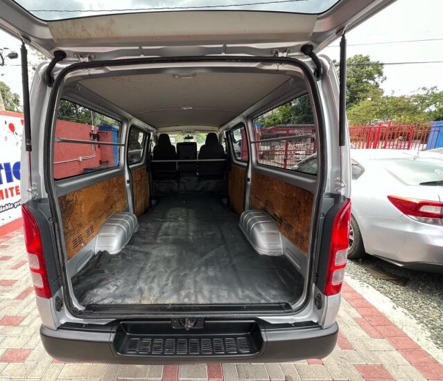 2015 Toyota Hiace $2.980 Million 8763188237