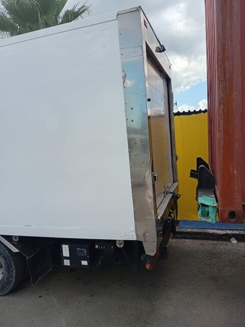 2006 Isuzu Forward