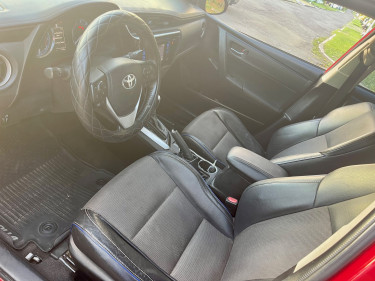 2017 TOYOTA COROLLA SE