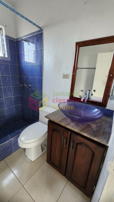 2 Bedroom 1 Bathroom Apartment