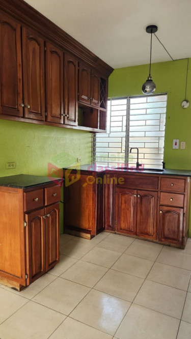 2 Bedroom 1 Bathroom Apartment
